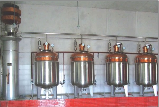 果渣蒸餾機組(蒸餾設備)